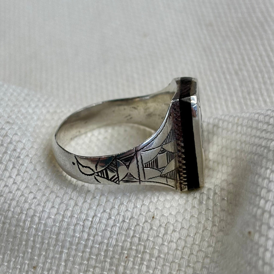 IMAN Signet Ring